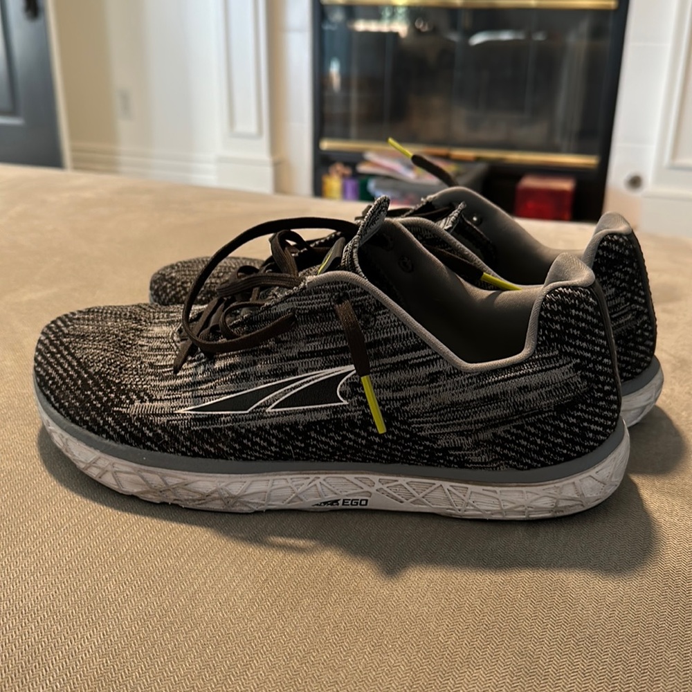 Men’s Altra running shoes - size 9.5